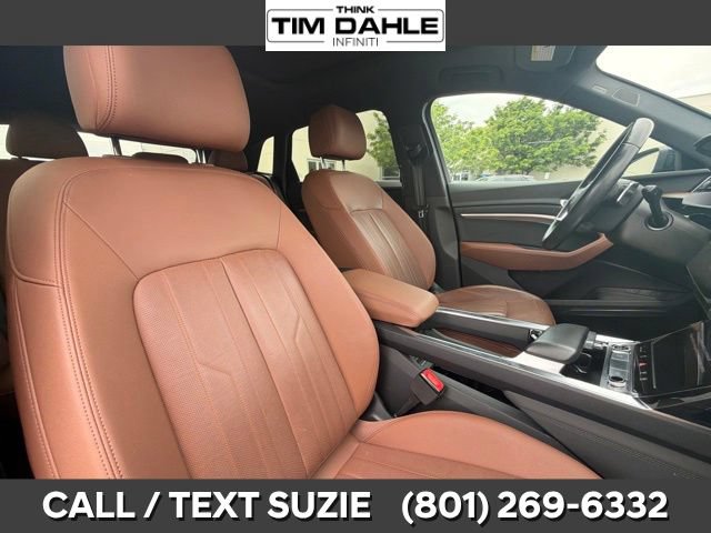 Used 2022 Audi e-tron Premium Plus w/ Premium Plus Package AWD/4WD image 21