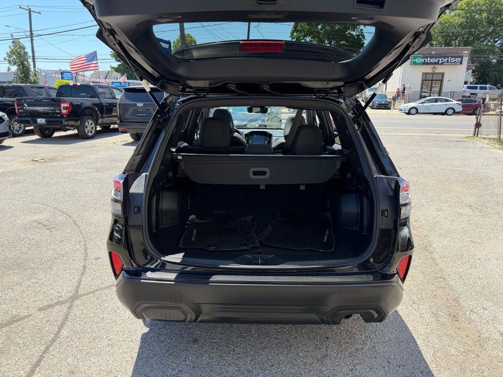Used 2025 Subaru Forester Premium AWD/4WD image 8