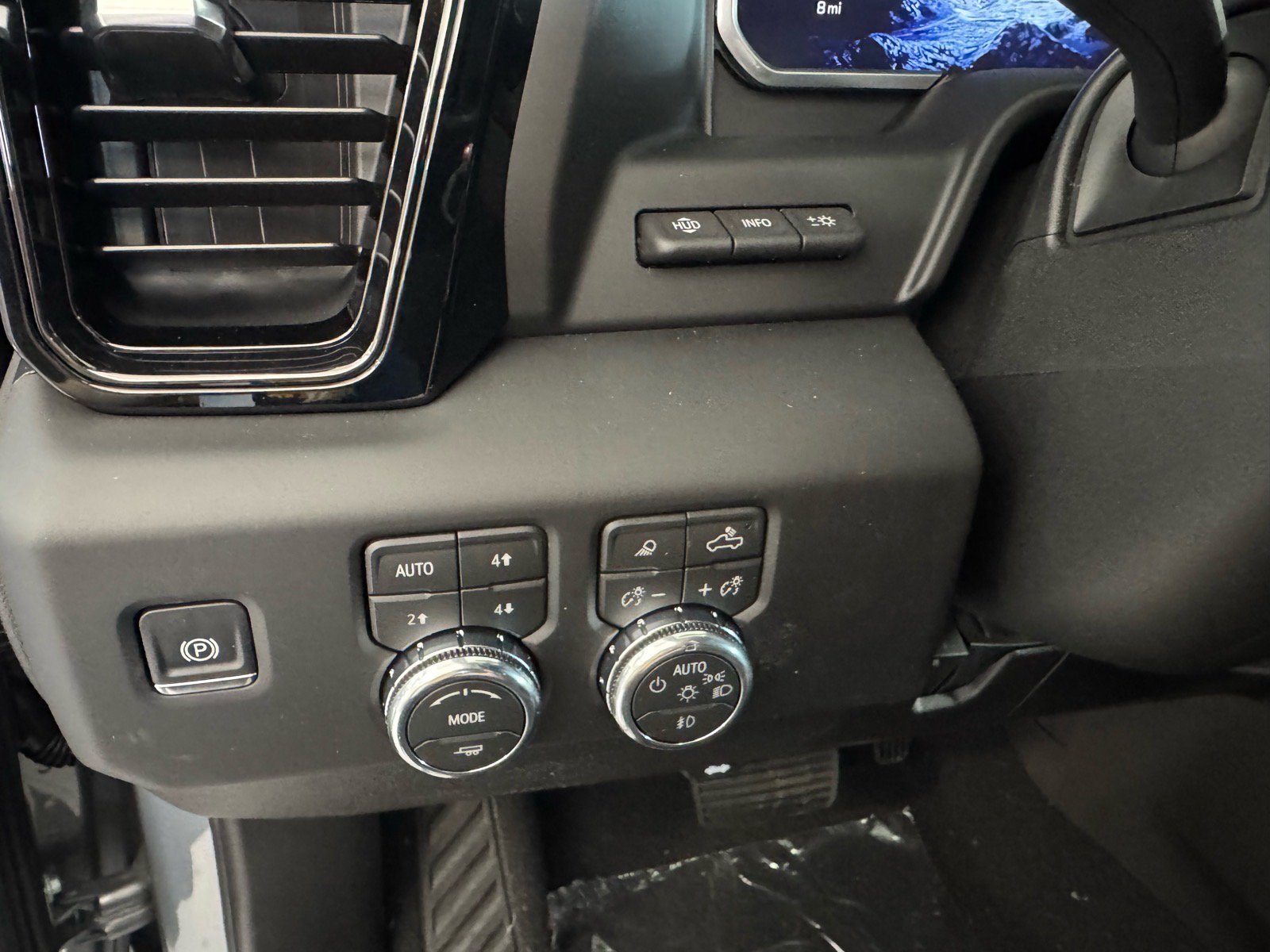 New 2026 GMC Sierra 2500 AT4 w/ AT4 Premium Plus Package AWD/4WD image 17