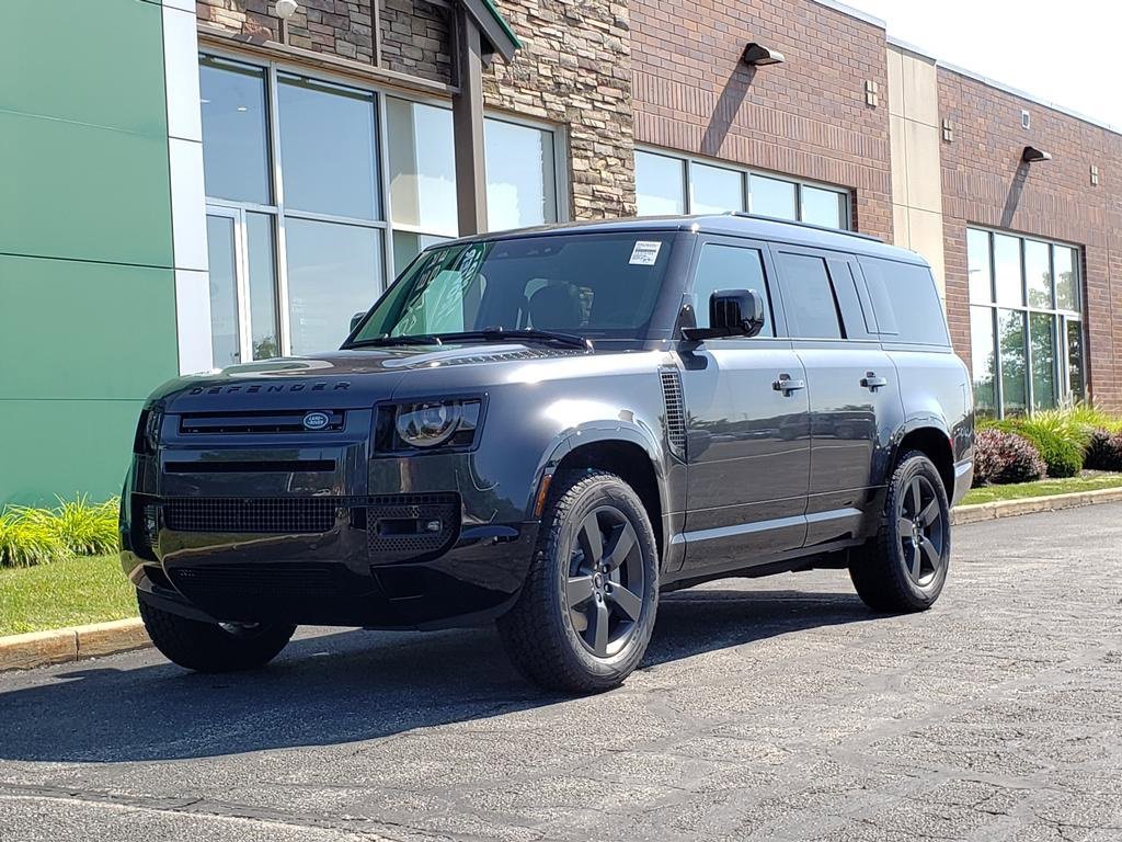 New 2025 Land Rover Defender 130 X-Dynamic SE image 1