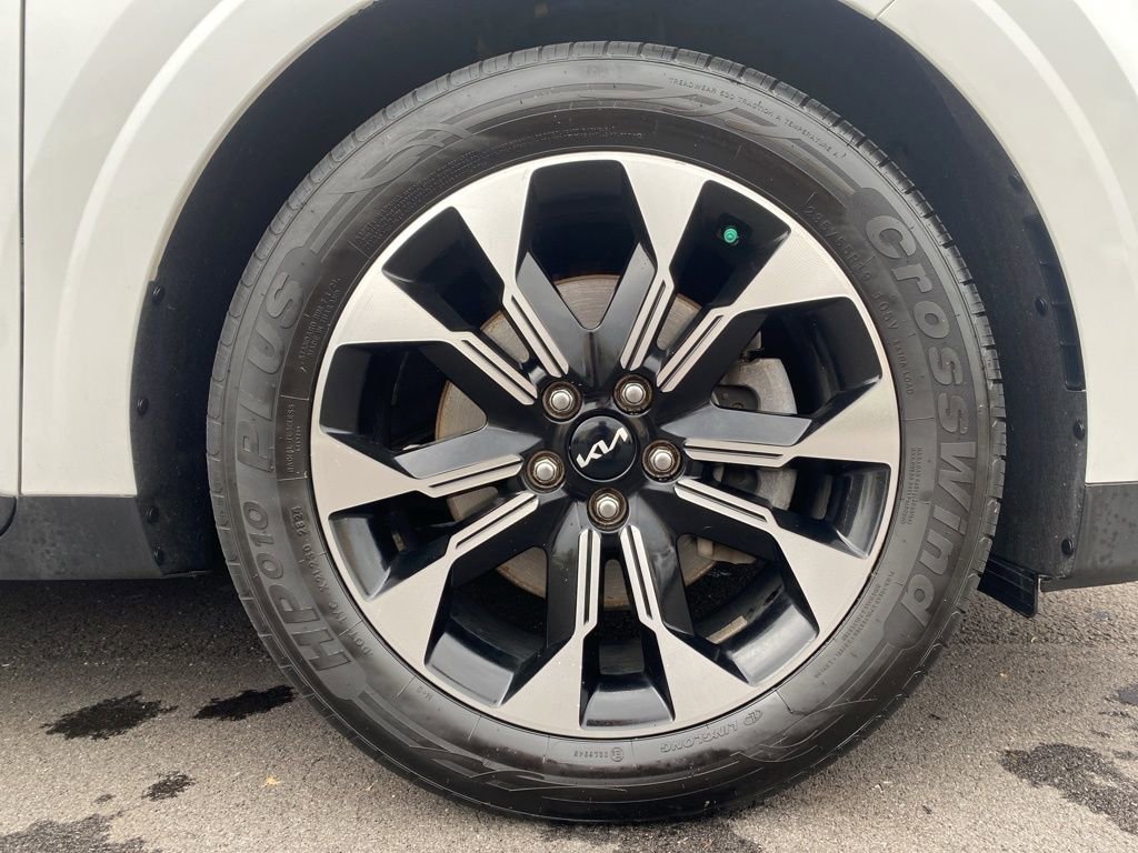 Certified 2023 Kia Carnival EX image 37