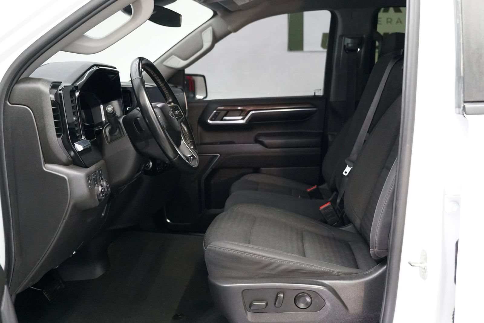 Used 2023 Chevrolet Silverado 1500 LT Trail Boss w/ Protection Package AWD/4WD image 24