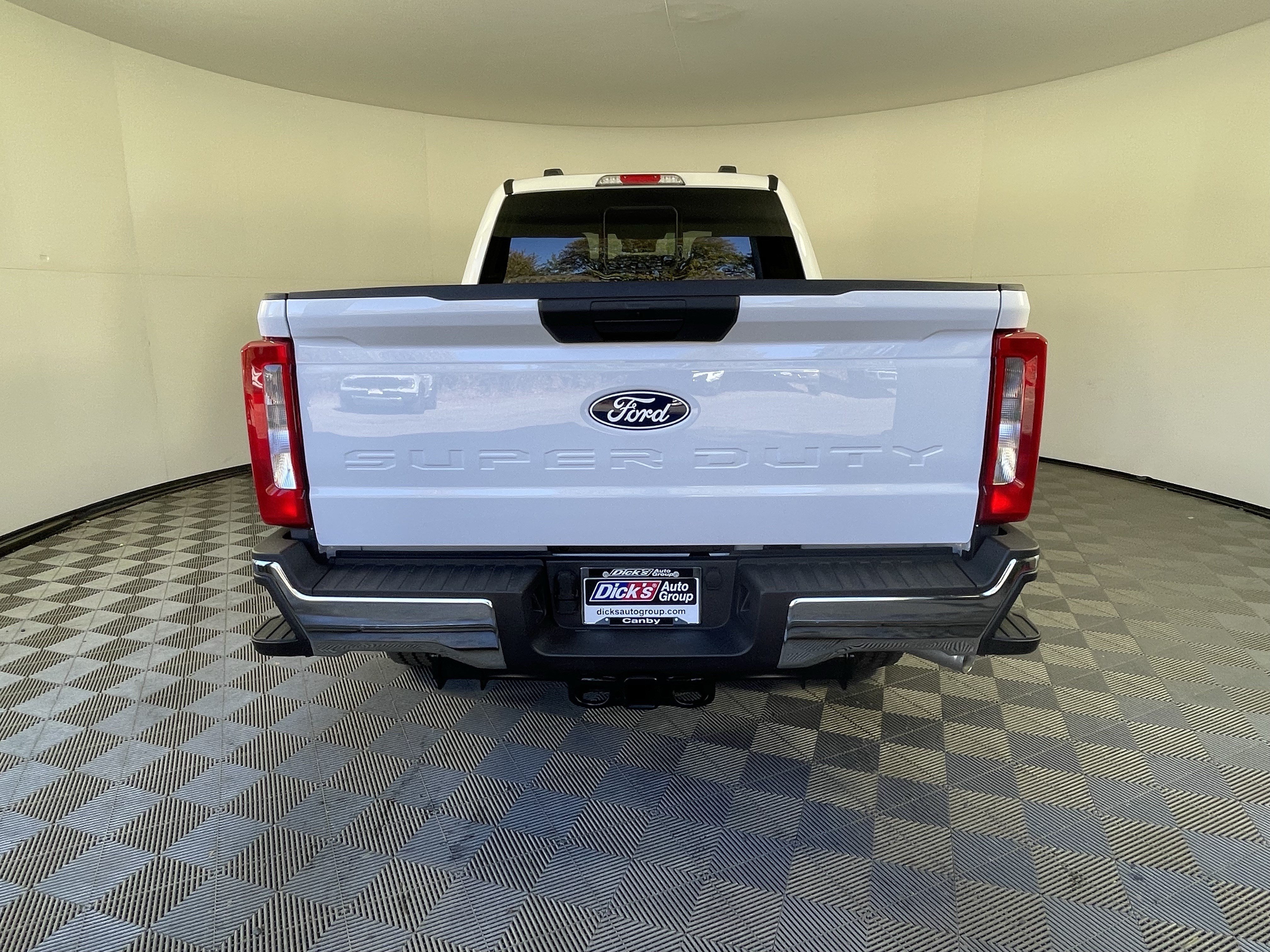 New 2027 Ford F250 XLT w/ FX4 Off-Road Package AWD/4WD image 4