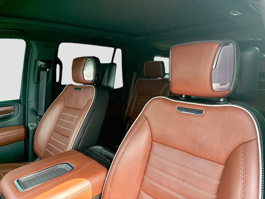 Used 2023 GMC Yukon Denali Ultimate AWD/4WD image 13