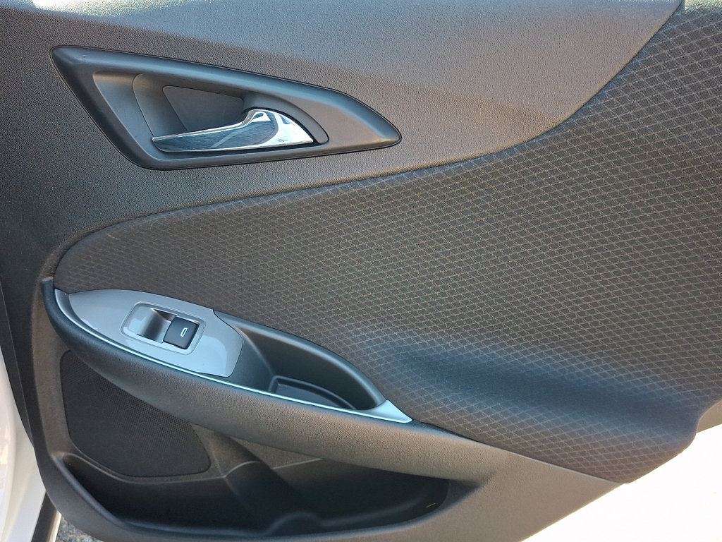 Used 2025 Chevrolet Malibu LT FWD image 14