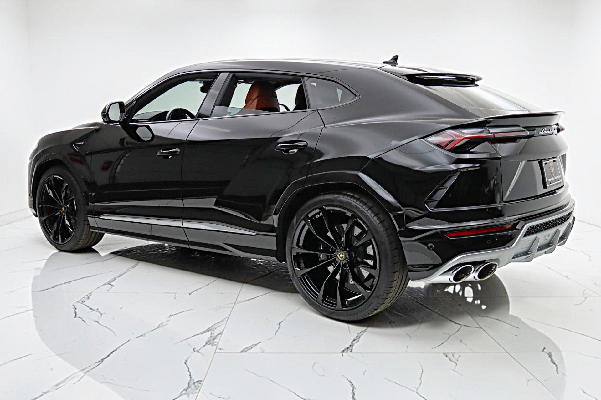 Used 2019 Lamborghini Urus AWD/4WD image 10