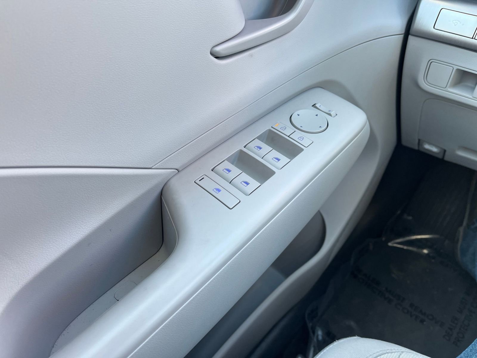 Used 2025 Hyundai Kona SEL image 18