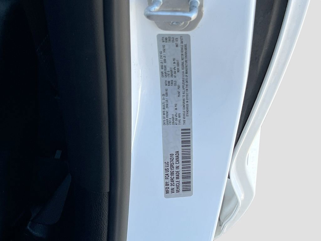 Certified 2025 Chrysler Pacifica Select w/ Uconnect Theater Family Group image 32