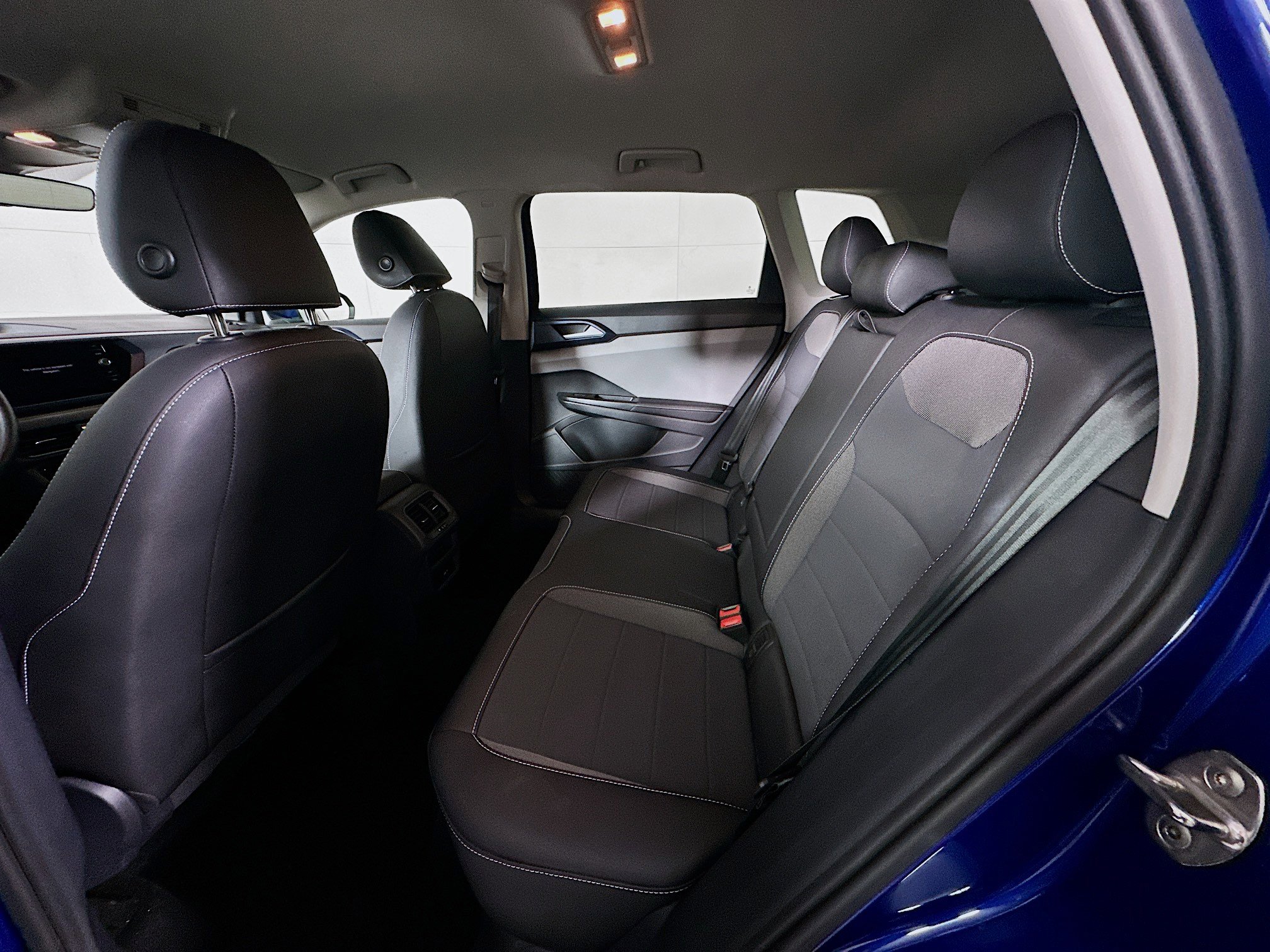 Used 2024 Volkswagen Taos SE image 27