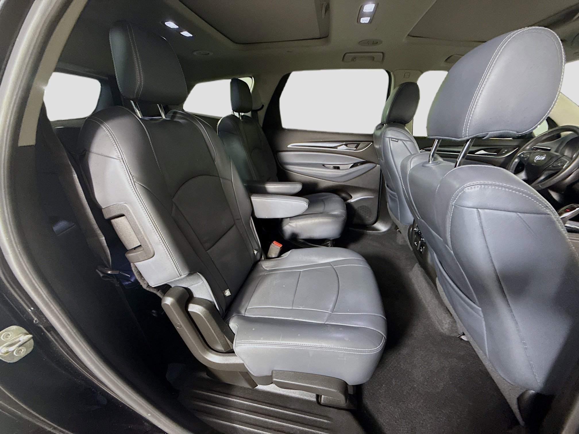 Used 2018 Buick Enclave Essence FWD image 27