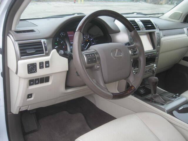 Used 2015 Lexus GX 460 w/ Premium Package AWD/4WD image 19