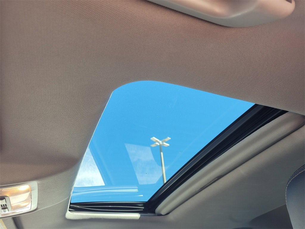 Used 2015 Toyota Highlander Limited image 5