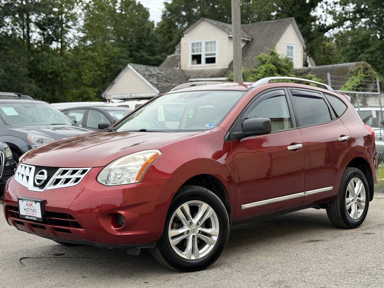 Used 2015 Nissan Rogue S w/ Convenience Package FWD image 2
