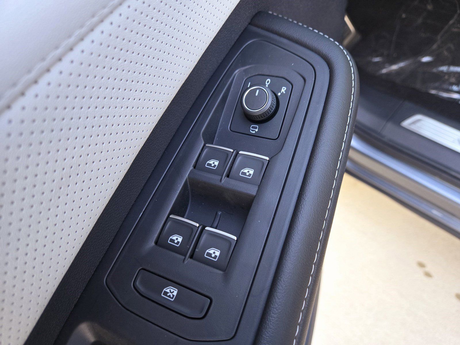 New 2025 Volkswagen Atlas Cross Sport SEL Premium R-Line image 22