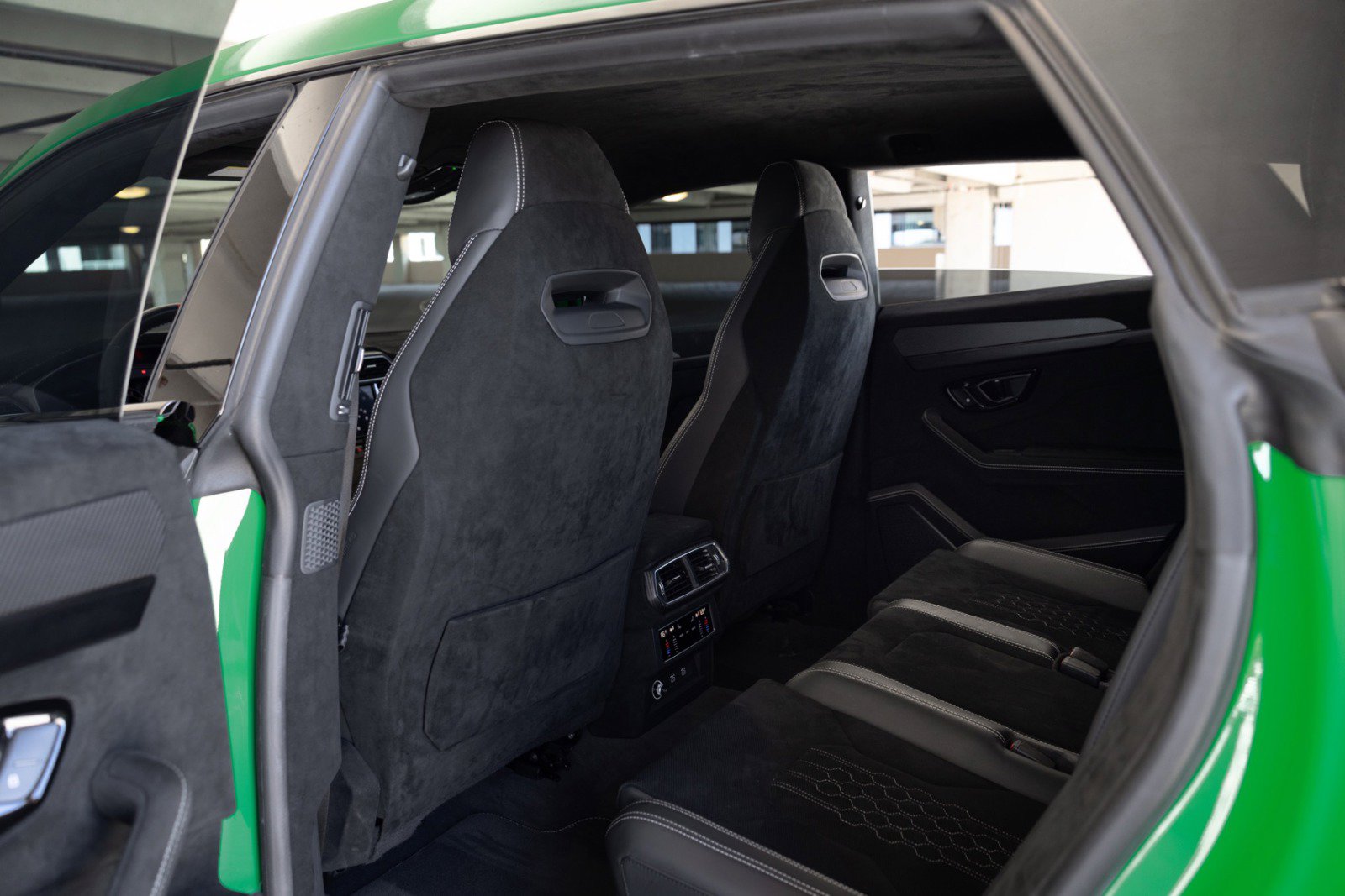 Used 2023 Lamborghini Urus Performante AWD/4WD image 52
