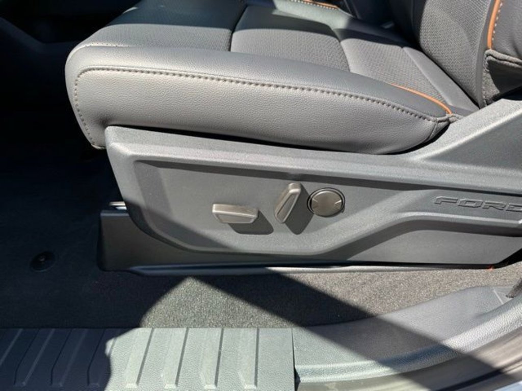 New 2025 Ford F350 Lariat w/ Lariat Ultimate Package image 17