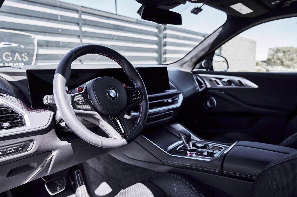 Used 2025 BMW XM Label Red AWD/4WD image 2