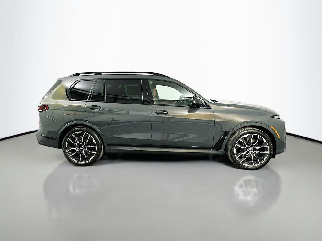 New 2026 BMW X7 M60i image 4
