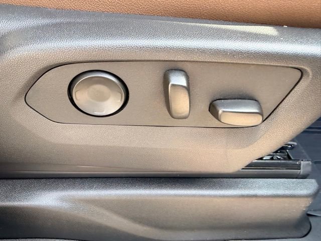 Used 2025 Chevrolet Suburban High Country image 39