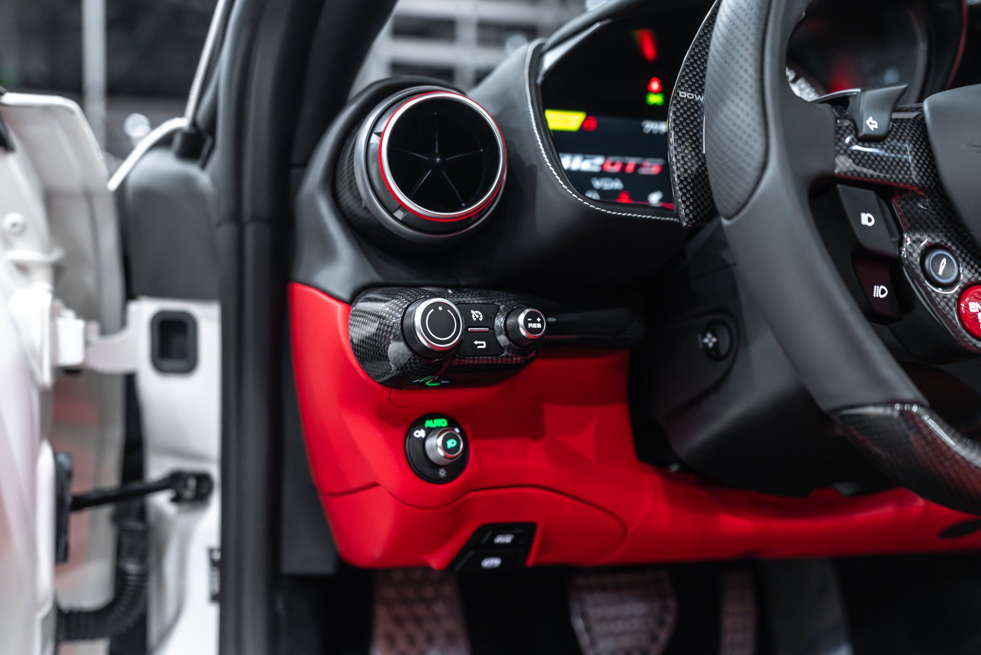 Used 2023 Ferrari 812 GTS RWD image 9