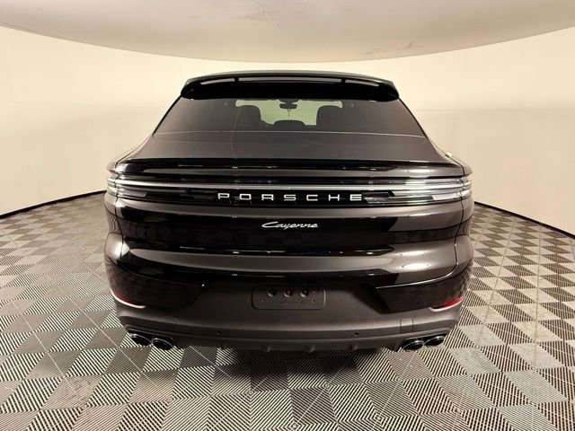 Certified 2025 Porsche Cayenne Coupe image 6