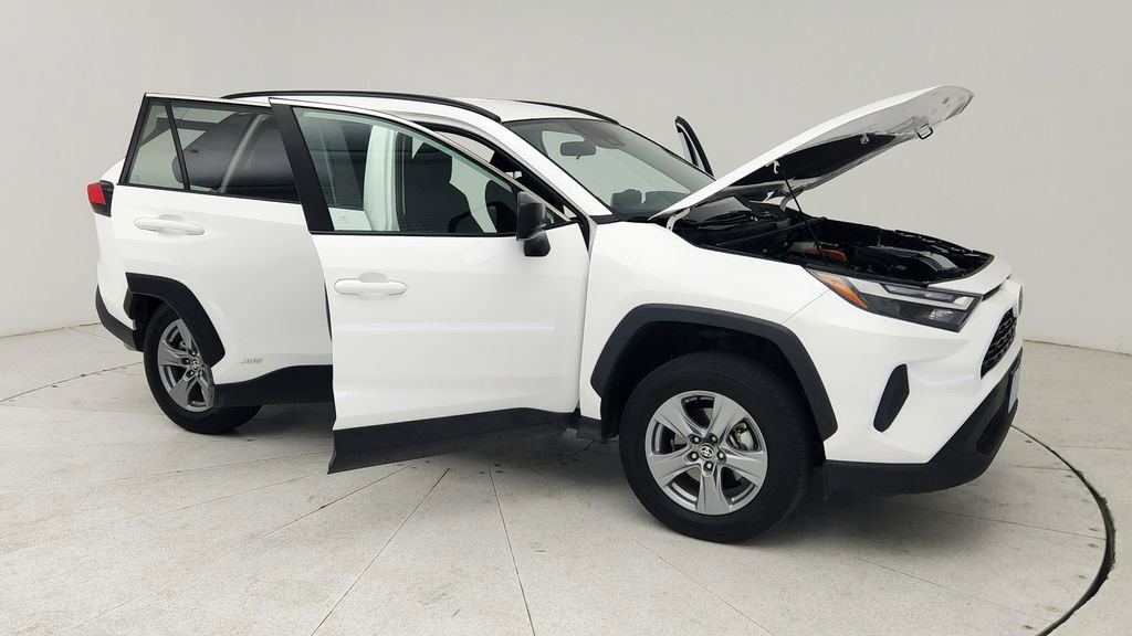 Used 2025 Toyota RAV4 LE AWD/4WD image 10