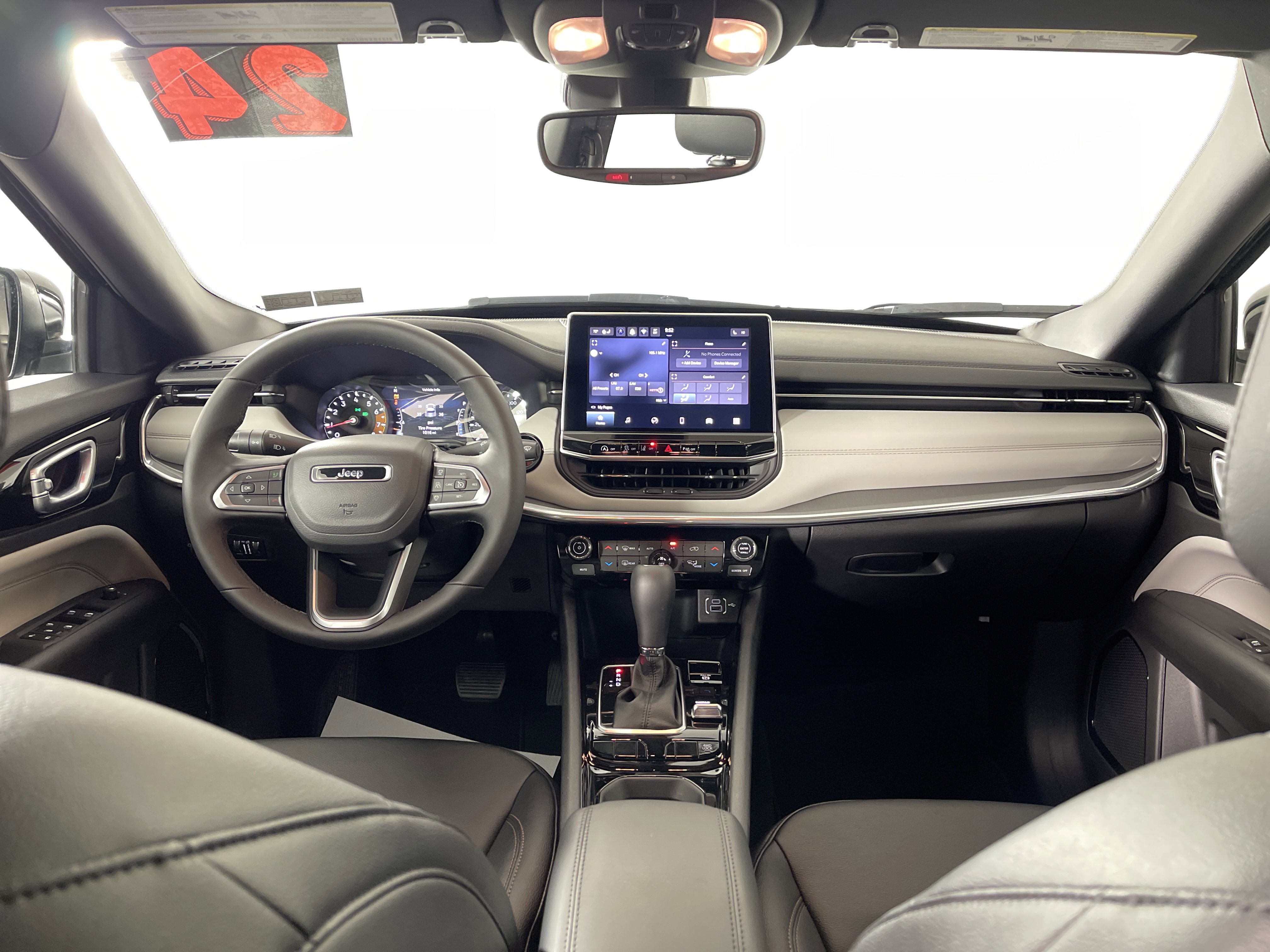 Used 2024 Jeep Compass Limited image 14