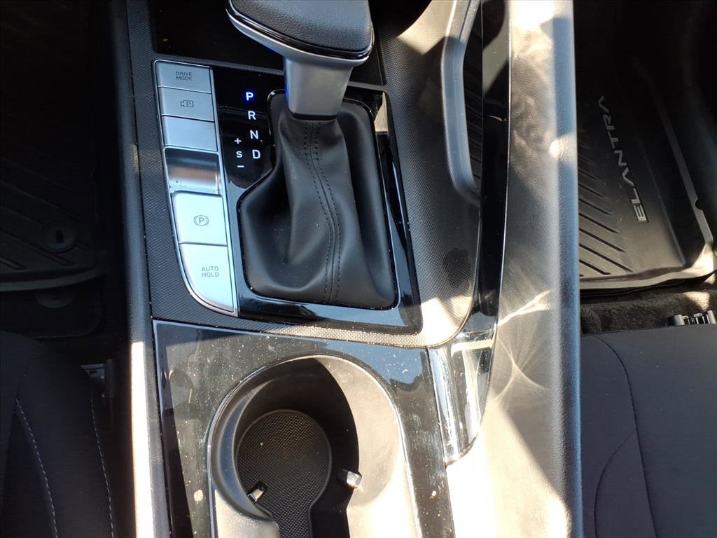 New 2025 Hyundai Elantra Blue image 24