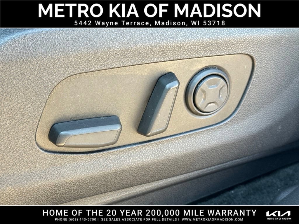 Used 2025 Kia Carnival SX Prestige FWD image 14