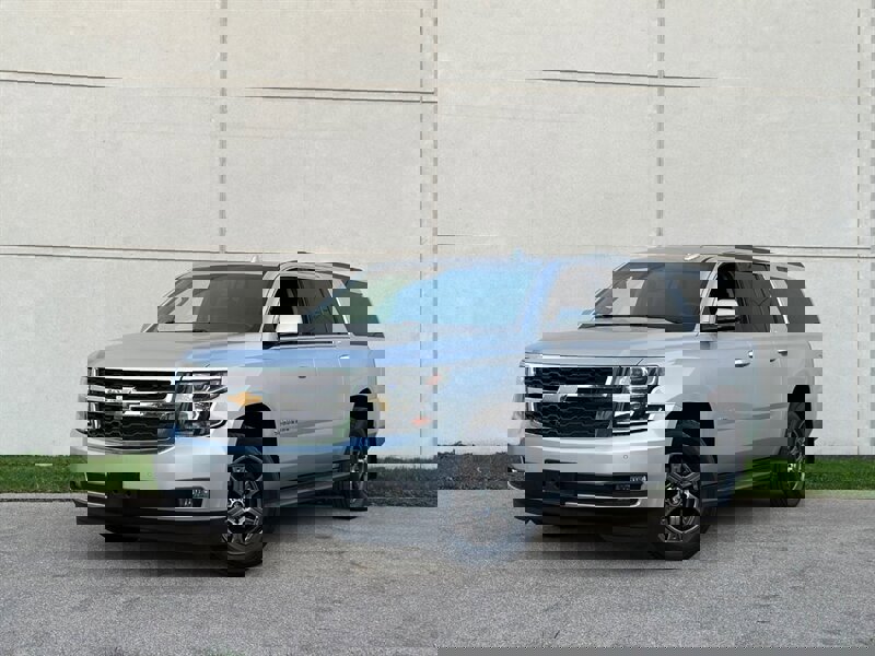 Used 2015 Chevrolet Suburban LT w/ Luxury Package image 1