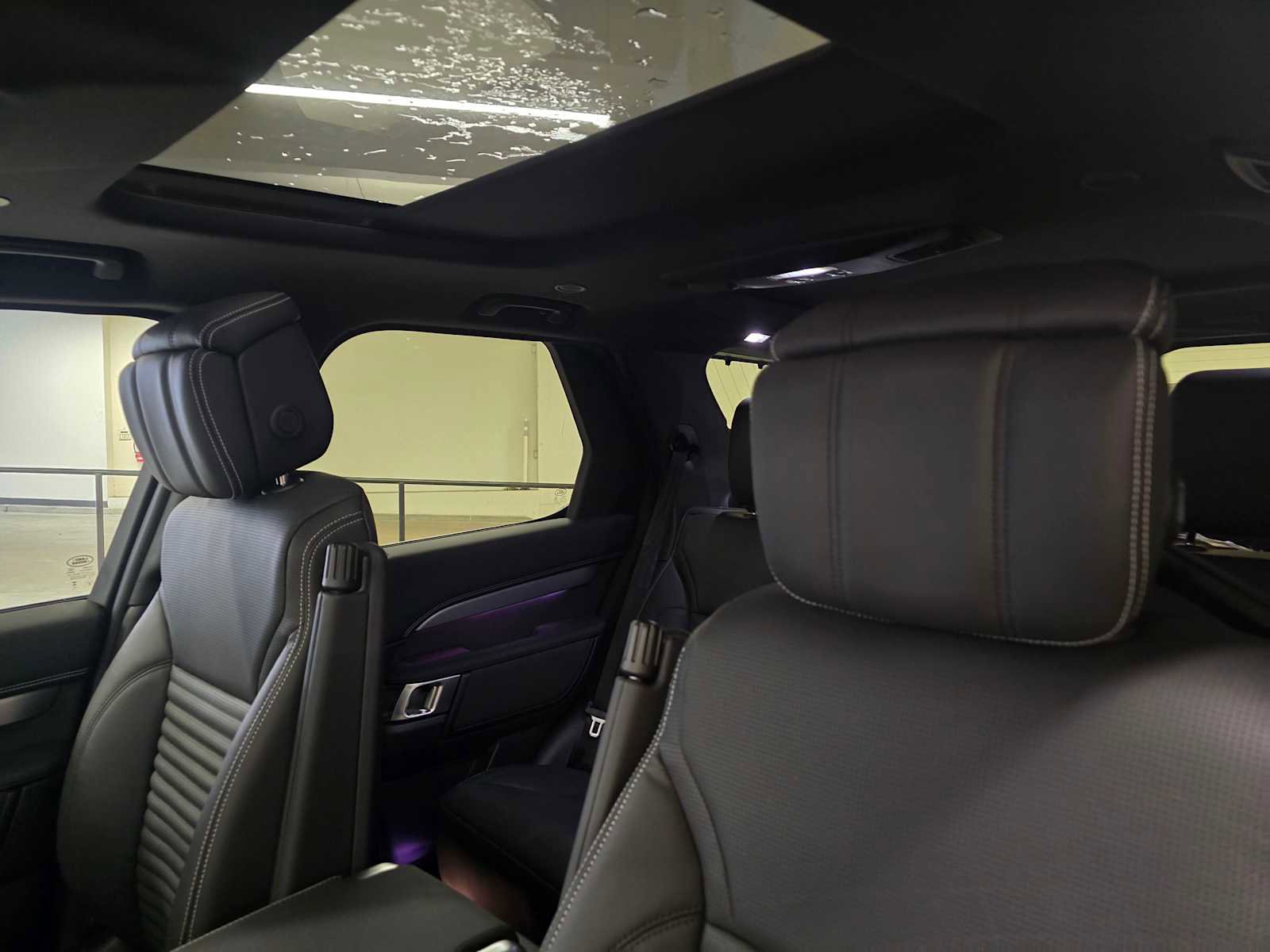 New 2026 Land Rover Discovery Limited Edition AWD/4WD image 22