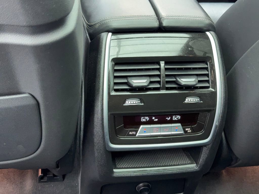 Used 2022 BMW X5 M50i AWD/4WD image 44