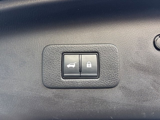 Used 2022 Nissan Armada Platinum w/ Captain's Chairs Package image 9