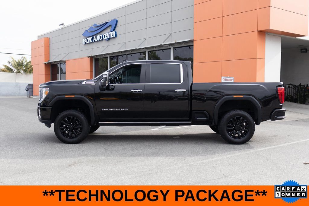Used 2022 GMC Sierra 2500 Denali w/ Denali Black Diamond Edition AWD/4WD image 4