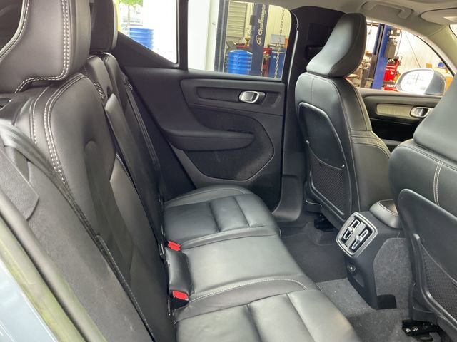 Used 2023 Volvo XC40 B5 Ultimate AWD/4WD image 10