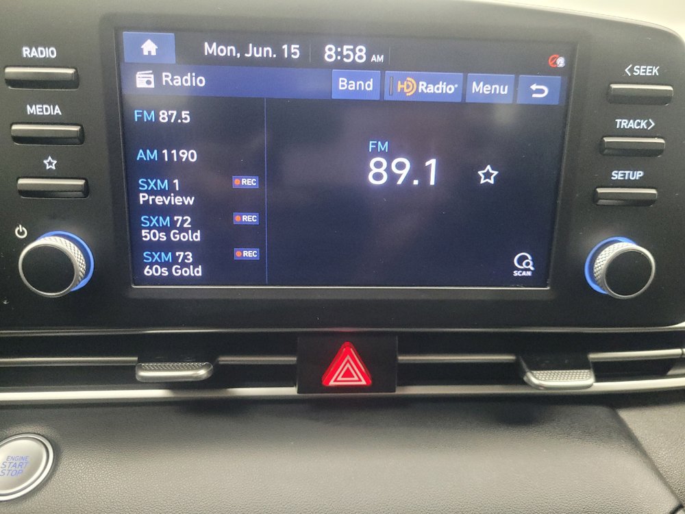 Used 2022 Hyundai Elantra SEL FWD image 25