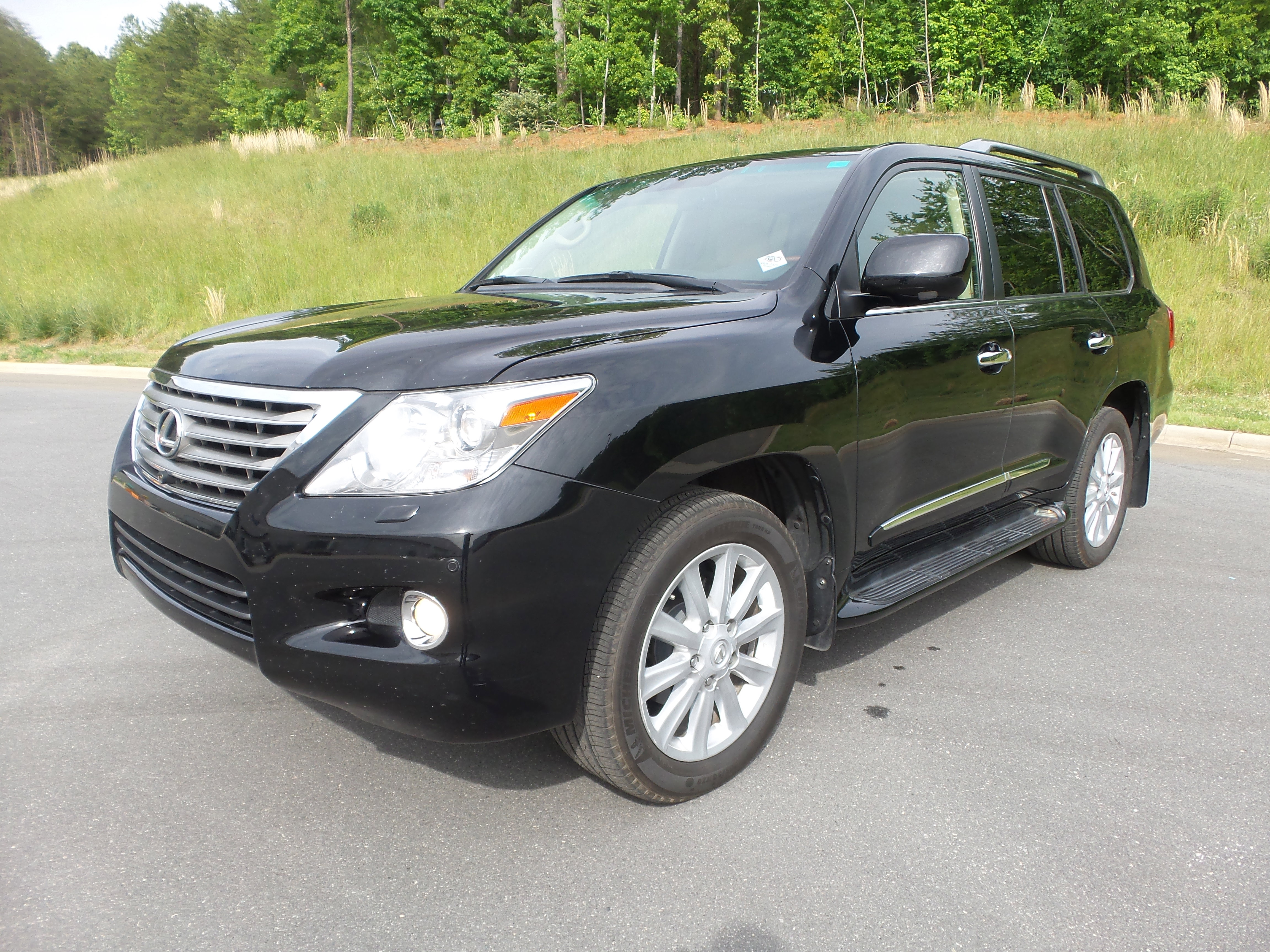 Used 2011 Lexus LX 570 4WD image 1