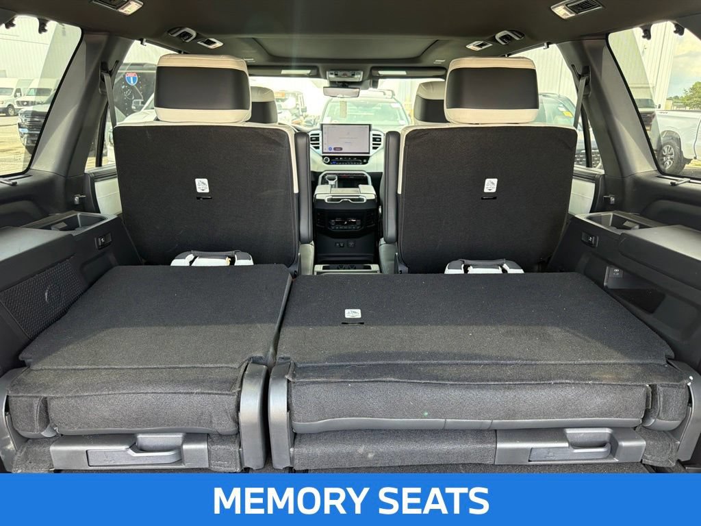 Used 2025 Toyota Sequoia Capstone AWD/4WD image 15