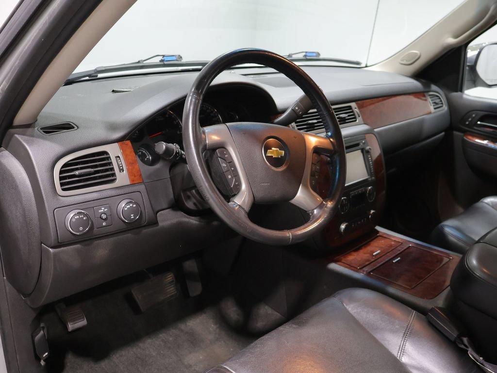 Used 2013 Chevrolet Avalanche LTZ AWD/4WD image 18