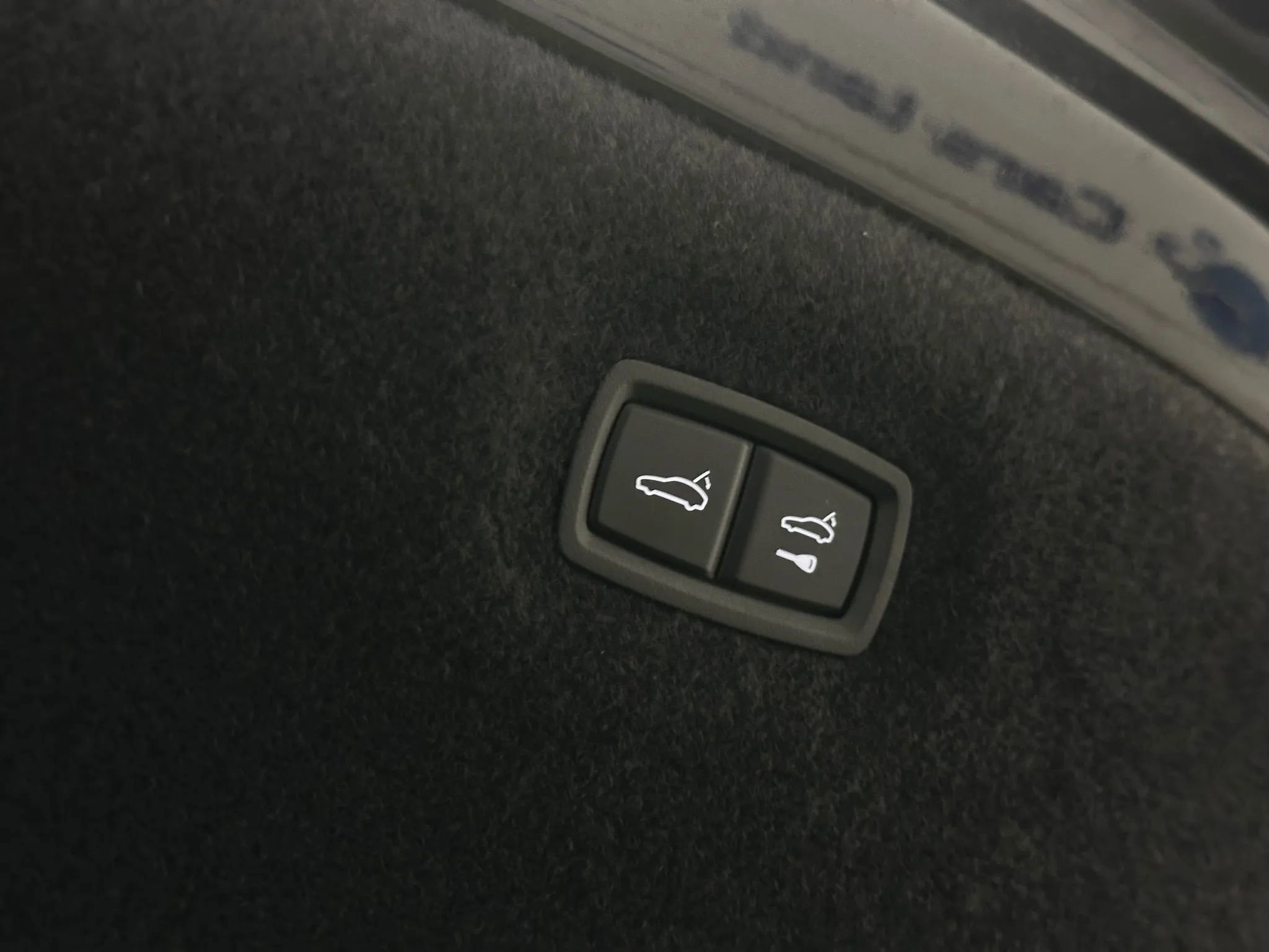 Used 2020 Porsche Taycan Turbo S image 19