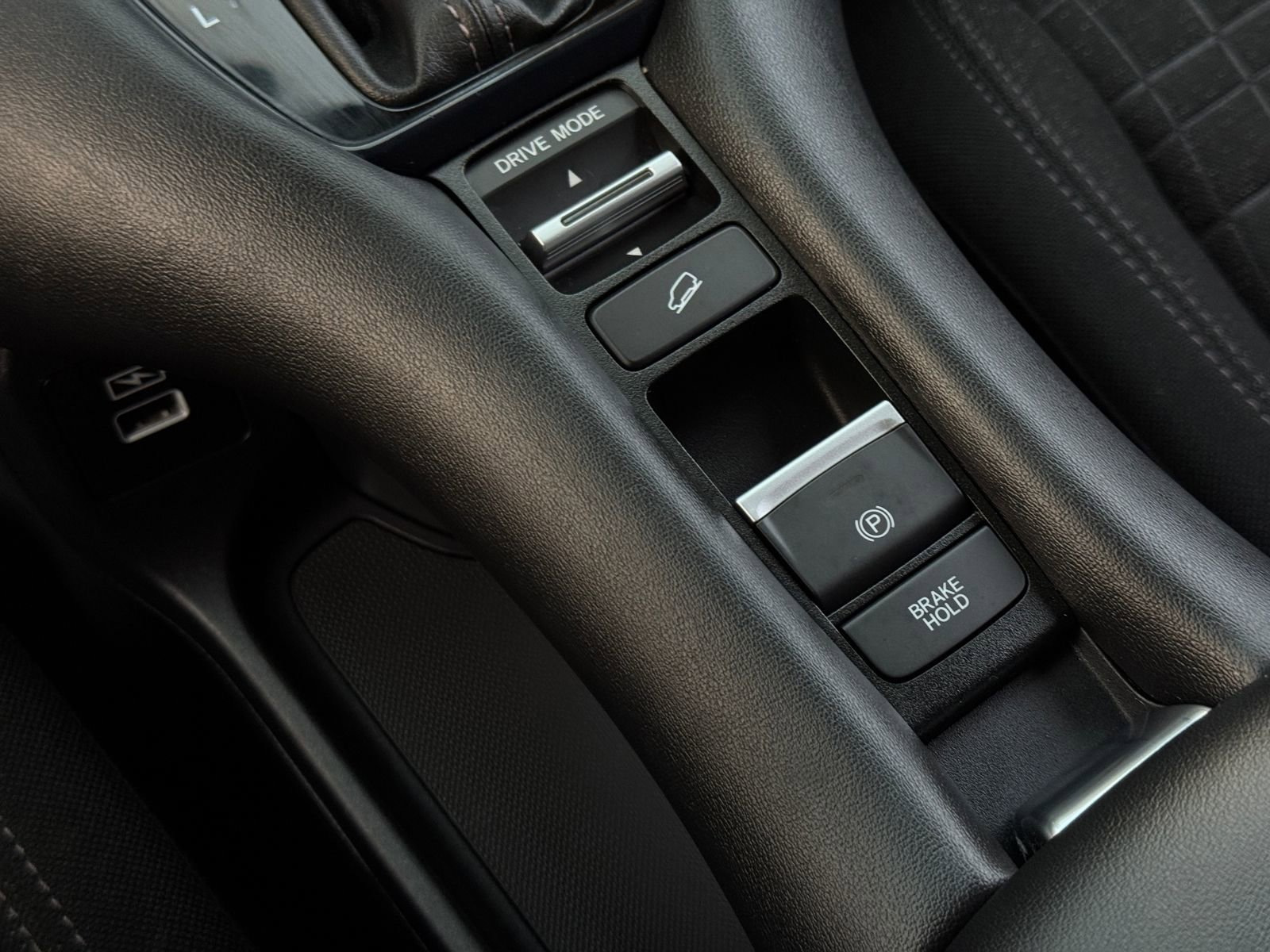 Used 2023 Honda HR-V LX image 31