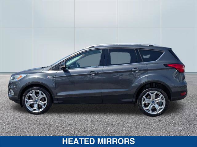 Used 2019 Ford Escape Titanium image 2