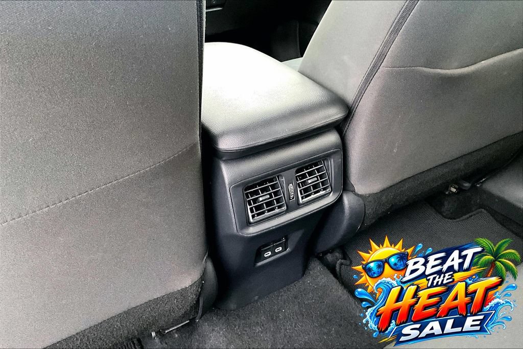 Used 2025 Toyota RAV4 XLE FWD image 29
