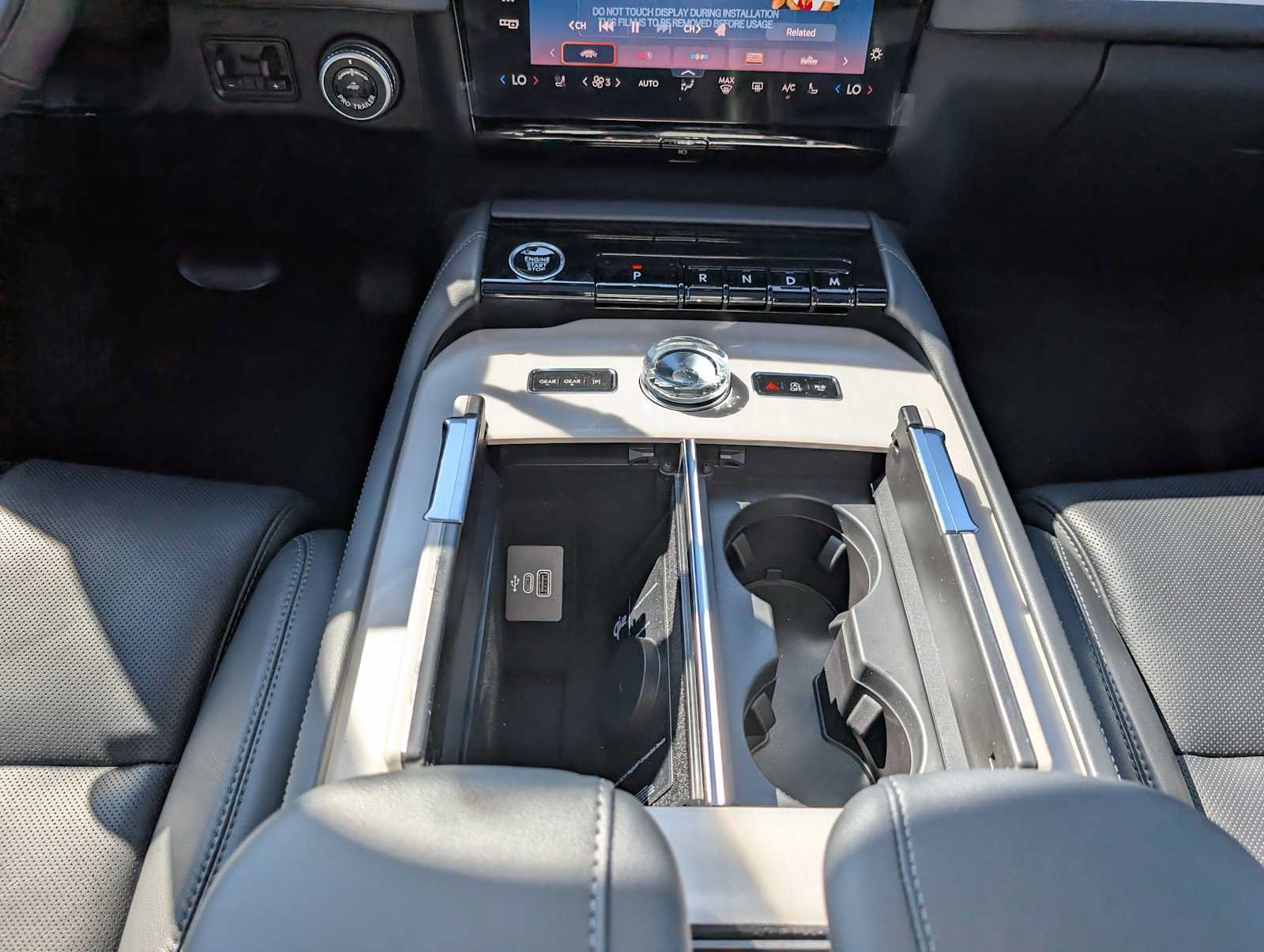 New 2027 Lincoln Navigator Reserve w/ Jet Appearance Package AWD/4WD image 13