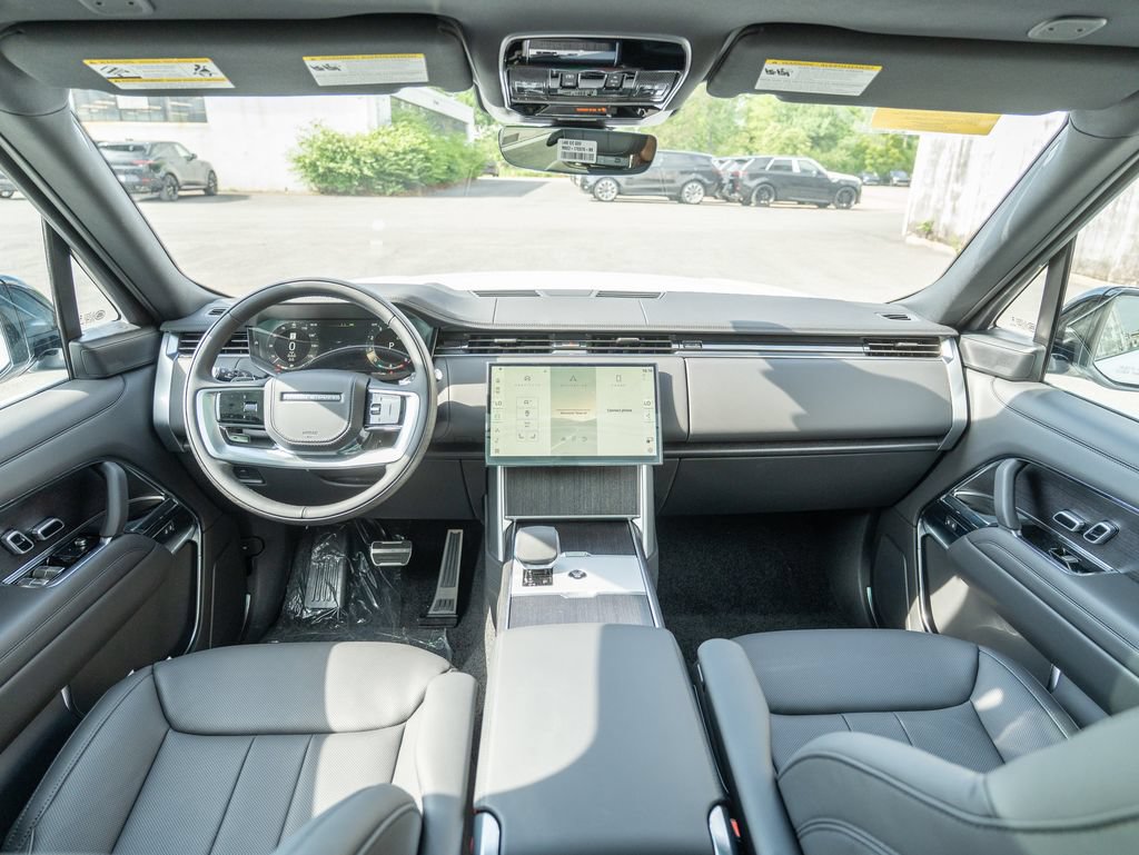 New 2026 Land Rover Range Rover Long Wheelbase SE AWD/4WD image 14