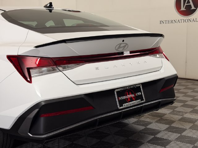 New 2026 Hyundai Elantra SEL Sport FWD image 10