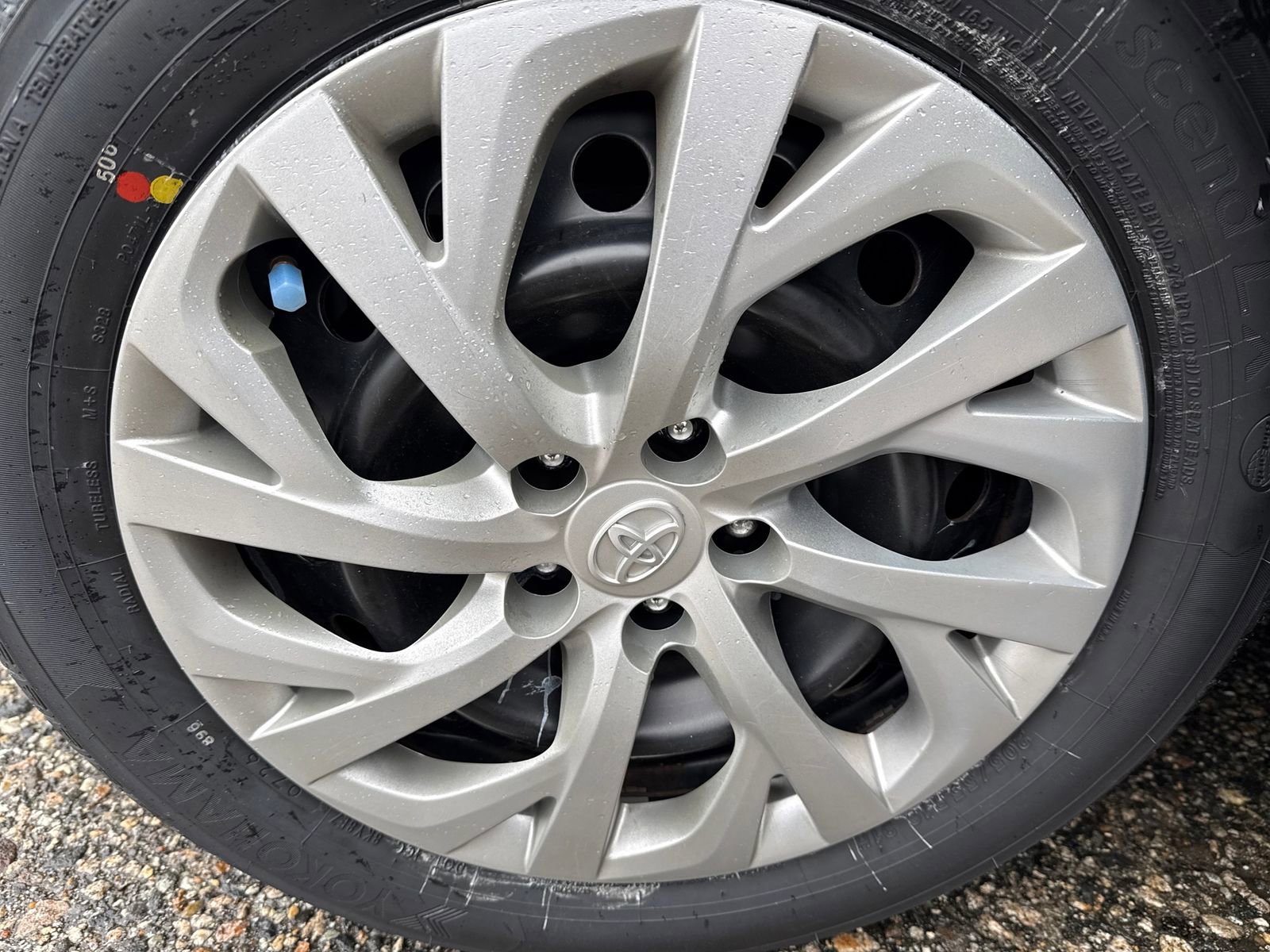 Used 2019 Toyota Corolla LE FWD image 19