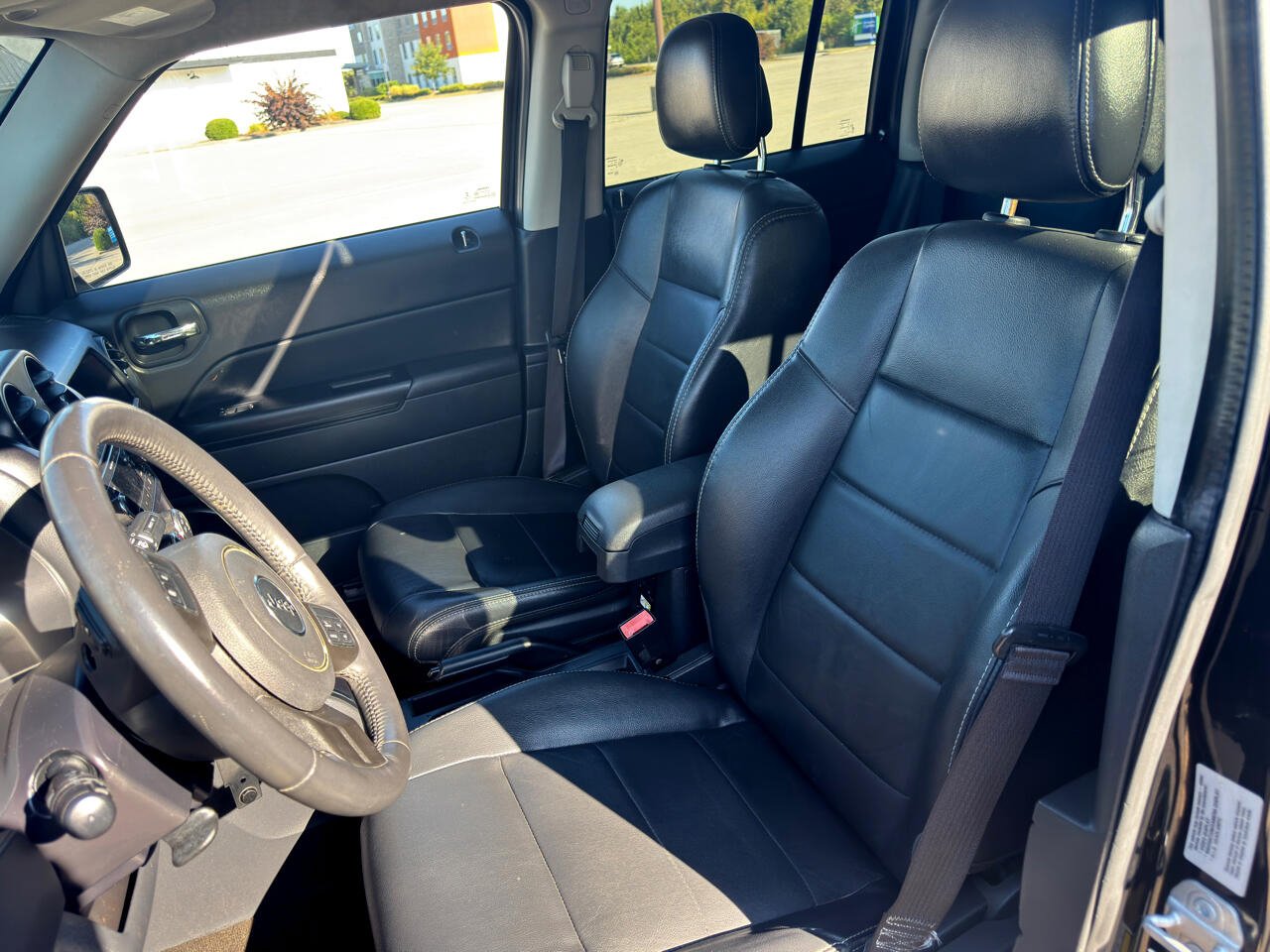 Used 2015 Jeep Patriot High Altitude image 14