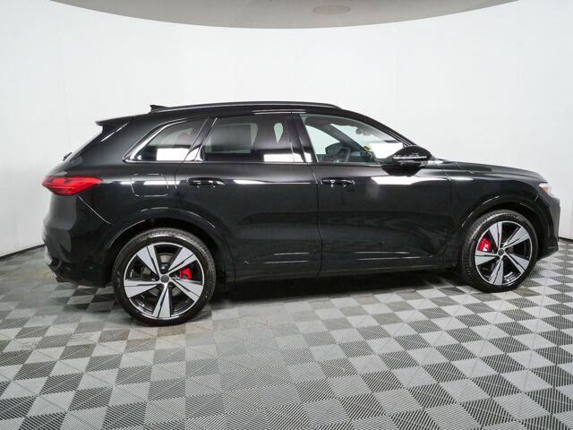 New 2026 Audi SQ5 Prestige AWD/4WD image 2