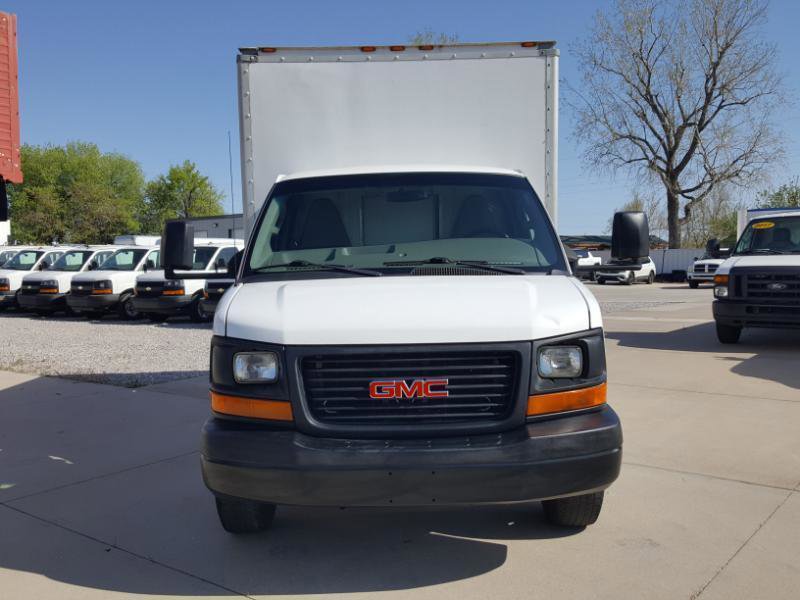 Used 2017 GMC Savana 3500 RWD image 4